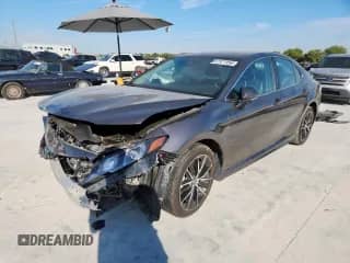 2022 Toyota Camry SE с VIN 4T1G11AK7NU694036, выставлен на аукционе Copart как лот 85752795 с пробегом 57 309 миль миль и Списание • Salvage title. История ставок и продаж доступна на DreamBid. Изображение 1.