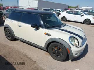 2010 MINI Hardtop с VIN WMWMF3C59ATZ66918, выставлен на аукционе IAAI как лот 42878807 с пробегом 158 725 миль миль и . История ставок и продаж доступна на DreamBid. Изображение 1.