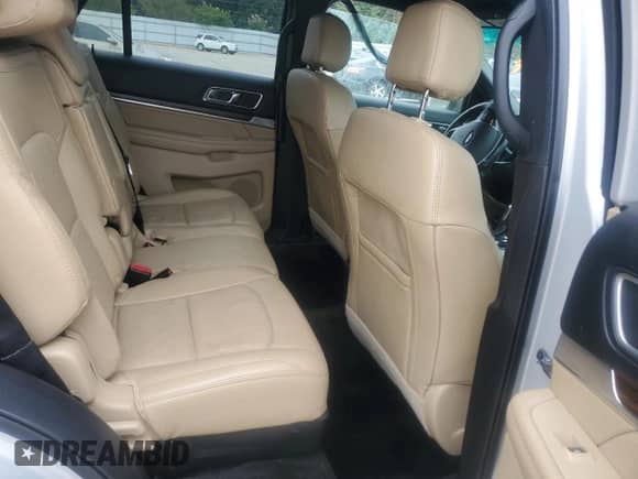 2017 Ford Explorer Limited z VIN 1FM5K7F84HGA26198, wystawiony jako Copart lot #59680335 z przebiegiem 109 336 mil mil oraz Szkoda całkowita • Salvage title. Historia ofert i sprzedaży dostępna na DreamBid. Obrazek 10.