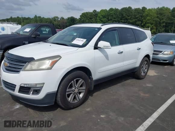 2016 Chevrolet Traverse LT z VIN 1GNKRHKD1GJ282156, wystawiony jako IAAI lot #43041386 z przebiegiem 122 607 mil mil oraz . Historia ofert i sprzedaży dostępna na DreamBid. Obrazek 2.