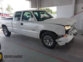 2007 Chevrolet Silverado 1500 LT1 with VIN 1GCEC19XX7Z184906, listed as a IAAI auction lot 43276372 with 200,998 mi miles and . Bid and sale history available at DreamBid. Image 1.
