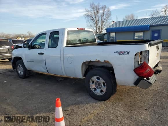 2011 Chevrolet Silverado 1500 Work Truck z VIN 1GCRKPE35BZ179955, wystawiony jako Copart lot #43799495 z przebiegiem 212 294 mil mil oraz Szkoda całkowita • Salvage title. Historia ofert i sprzedaży dostępna na DreamBid. Obrazek 2.