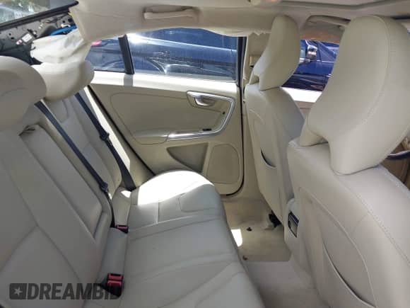 2016 Volvo S60 T5 Drive-E Premier z VIN YV126MFK9G2397028, wystawiony jako IAAI lot #42593825 z przebiegiem 67 080 mil mil oraz . Historia ofert i sprzedaży dostępna na DreamBid. Obrazek 8.