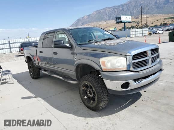 2006 Dodge 2500 Laramie z VIN 3D7KS29C26G194035, wystawiony jako Copart lot #68838995 z przebiegiem 229 006 mil mil oraz Szkoda całkowita • Salvage title. Historia ofert i sprzedaży dostępna na DreamBid. Obrazek 4.