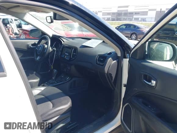 2019 Jeep Compass Latitude с VIN 3C4NJDBB0KT714144, выставлен на аукционе IAAI как лот 43341520 с пробегом 72 634 миль миль и . История ставок и продаж доступна на DreamBid. Изображение 5.