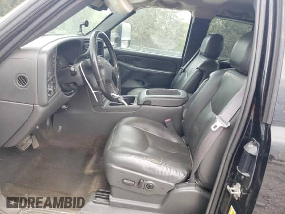 2006 Chevrolet Silverado 2500HD LT2 с VIN 1GCHK29D56E144265, выставлен на аукционе Copart как лот 70919464 с пробегом 150 516 миль миль и Списание • Salvage title. История ставок и продаж доступна на DreamBid. Изображение 7.