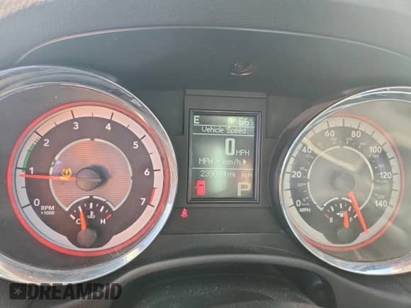 2011 Dodge Durango Express z VIN 1D4RE2GG3BC621941, wystawiony jako Copart lot #81234045 z przebiegiem 239 014 mil mil oraz Szkoda całkowita • Salvage title. Historia ofert i sprzedaży dostępna na DreamBid. Obrazek 9.
