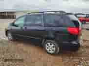 2008 Toyota Sienna LE z VIN 5TDZK23CX8S114678, wystawiony jako Copart lot #90592235 z przebiegiem 230 958 mil mil oraz Czysty tytuł • Clean title. Historia ofert i sprzedaży dostępna na DreamBid. Obrazek 2.