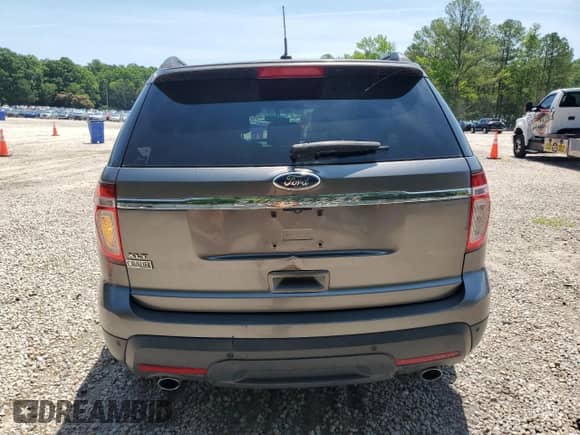 2011 Ford Explorer XLT with VIN 1FMHK7D81BGA86592, listed as a Copart auction lot 59959275 with 190,330 mi miles and Salvage title. Bid and sale history available at DreamBid. Image 6.