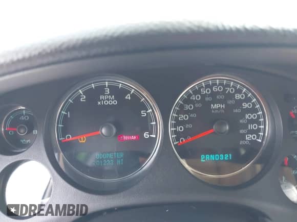 2008 Chevrolet Suburban 3LT with VIN 1GNFC16J08J199636, listed as a IAAI auction lot 42647109 with 201,233 mi miles and . Bid and sale history available at DreamBid. Image 7.