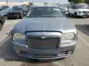 2006 Chrysler 300 C SRT-8 с VIN 2C3LA73W76H508574, выставлен на аукционе Copart как лот 69081025 с пробегом 196 734 миль миль и Чистый • Clean title. История ставок и продаж доступна на DreamBid. Изображение 5.