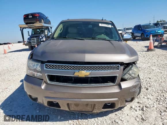 2014 Chevrolet Suburban LT with VIN 1GNSCJE05ER175420, listed as a Copart auction lot 91117505 with 165,340 mi miles and Salvage title. Bid and sale history available at DreamBid. Image 5.