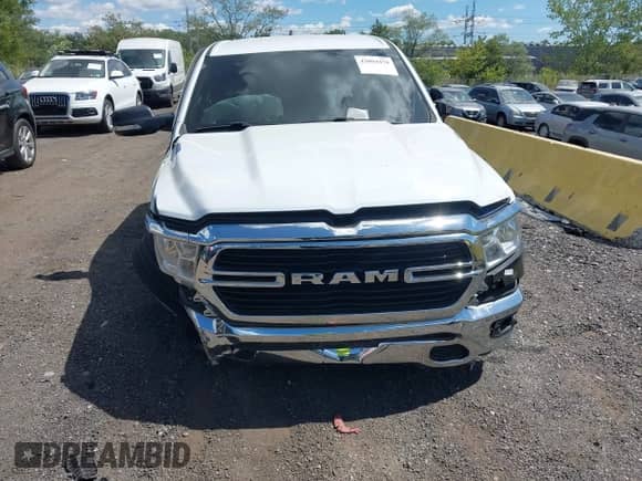 2019 Ram 1500 Big Horn z VIN 1C6SRFFT9KN665172, wystawiony jako IAAI lot #43094470 z przebiegiem 56 459 mil mil oraz . Historia ofert i sprzedaży dostępna na DreamBid. Obrazek 17.