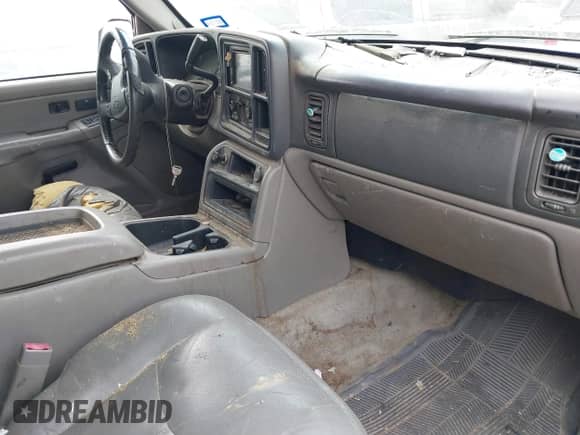 2004 Chevrolet Suburban LS with VIN 3GNEC16Z94G255974, listed as a IAAI auction lot 41439287 with Not provided miles and . Bid and sale history available at DreamBid. Image 5.