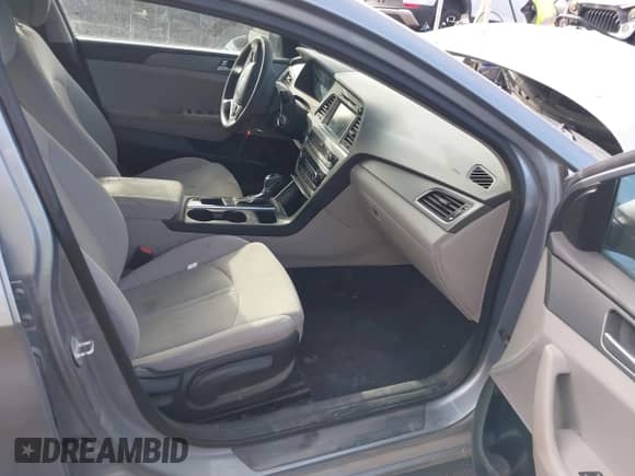 2016 Hyundai Sonata SE with VIN 5NPE24AF6GH316865, listed as a IAAI auction lot 41313483 with 131,047 mi miles and . Bid and sale history available at DreamBid. Image 5.