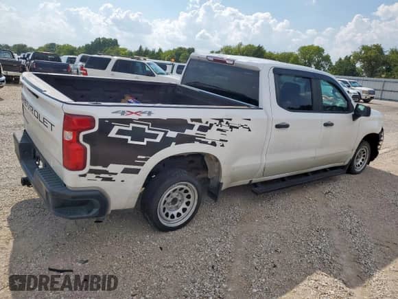 2020 Chevrolet Silverado 1500 Work Truck z VIN 1GCUYAEF3LZ158412, wystawiony jako Copart lot #68844895 z przebiegiem 118 528 mil mil oraz Szkoda całkowita • Salvage title. Historia ofert i sprzedaży dostępna na DreamBid. Obrazek 3.