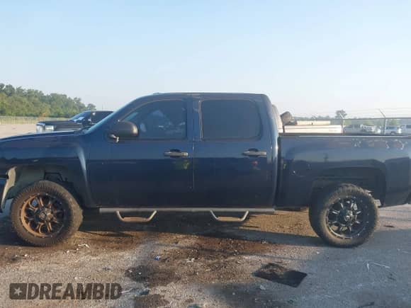 2011 Chevrolet Silverado 1500 LT с VIN 3GCPCSEA5BG133788, выставлен на аукционе IAAI как лот 43192400 с пробегом 224 413 миль миль и . История ставок и продаж доступна на DreamBid. Изображение 14.