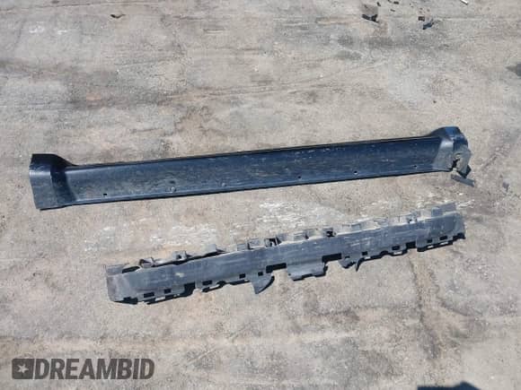 2009 Mercury Mariner Hybrid with VIN 4M2CU29359KJ17577, listed as a IAAI auction lot 43091811 with 247,830 mi miles and . Bid and sale history available at DreamBid. Image 12.