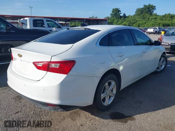 2021 Chevrolet Malibu LS z VIN 1G1ZC5ST2MF027974, wystawiony jako IAAI lot #42774480 z przebiegiem 103 458 mil mil oraz . Historia ofert i sprzedaży dostępna na DreamBid. Obrazek 4.