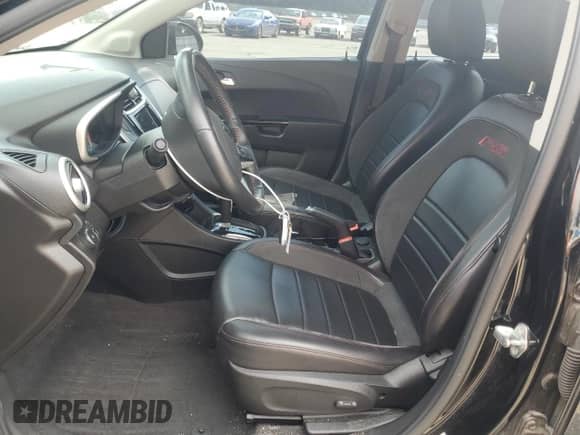 2019 Chevrolet Sonic Premier z VIN 1G1JF5SB0K4131903, wystawiony jako Copart lot #70887345 z przebiegiem 36 650 mil mil oraz Szkoda całkowita • Salvage title. Historia ofert i sprzedaży dostępna na DreamBid. Obrazek 7.