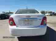 2013 Chevrolet Sonic LT с VIN 1G1JC5SB3D4193291, выставлен на аукционе Copart как лот 85520245 с пробегом 158 211 миль миль и Списание • Salvage title. История ставок и продаж доступна на DreamBid. Изображение 6.