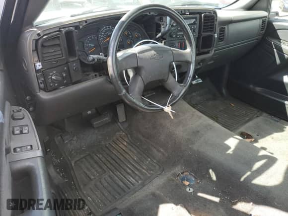 2005 Chevrolet Silverado 1500 LS с VIN 1GCEC14V35Z140989, выставлен на аукционе Copart как лот 73601774 с пробегом 236 233 миль миль и Списание • Salvage title. История ставок и продаж доступна на DreamBid. Изображение 8.