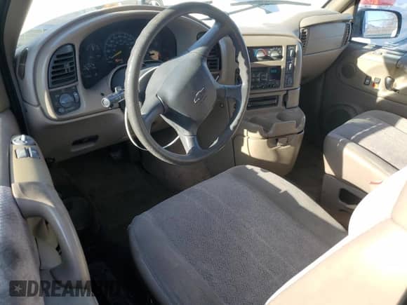 2001 Chevrolet Astro с VIN 1GNDM19W91B110688, выставлен на аукционе Copart как лот 50839065 с пробегом 159 597 миль миль и Списание • Salvage title. История ставок и продаж доступна на DreamBid. Изображение 8.