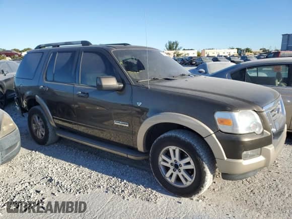 2008 Ford Explorer Eddie Bauer with VIN 1FMEU64818UB00184, listed as a Copart auction lot 82398024 with 211,491 mi miles and Salvage title. Bid and sale history available at DreamBid. Image 4.