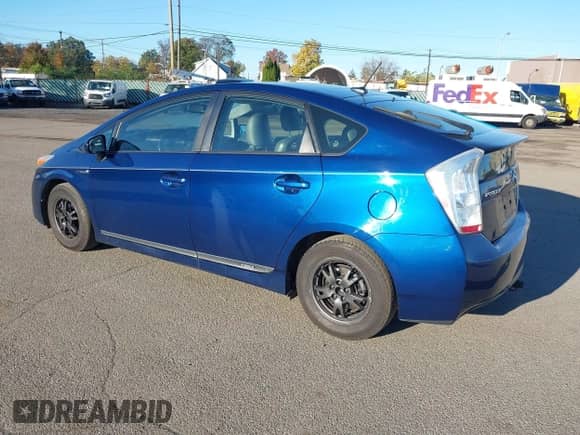 2011 Toyota Prius III with VIN JTDKN3DU9B0274003, listed as a IAAI auction lot 43539937 with 264,520 mi miles and . Bid and sale history available at DreamBid. Image 3.