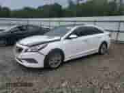 2015 Hyundai Sonata Sport z VIN 5NPE34AF7FH010995, wystawiony jako Copart lot #85678505 z przebiegiem 116 657 mil mil oraz Nie do naprawy • Non repairable. Historia ofert i sprzedaży dostępna na DreamBid. Obrazek 1.