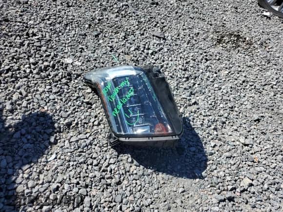 2020 Cadillac Escalade ESV Premium Luxury z VIN 1GYS4JKJ7LR197123, wystawiony jako Copart lot #85869425 z przebiegiem 92 138 mil mil oraz Szkoda całkowita • Salvage title. Historia ofert i sprzedaży dostępna na DreamBid. Obrazek 13.