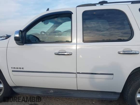 2010 Chevrolet Tahoe LTZ z VIN 1GNUCCE09AR108348, wystawiony jako IAAI lot #41839513 z przebiegiem 199 458 mil mil oraz . Historia ofert i sprzedaży dostępna na DreamBid. Obrazek 15.