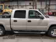 2005 Chevrolet Silverado 1500 LT with VIN 2GCEK13T951132388, listed as a IAAI auction lot 42069557 with 266,284 mi miles and . Bid and sale history available at DreamBid. Image 13.