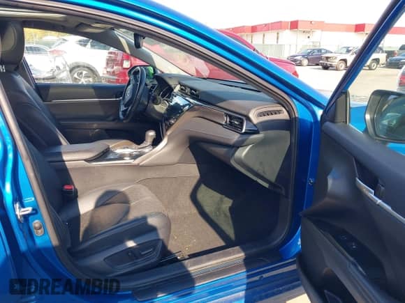 2020 Toyota Camry XSE z VIN 4T1K61AK8LU340342, wystawiony jako IAAI lot #43481652 z przebiegiem 31 078 mil mil oraz . Historia ofert i sprzedaży dostępna na DreamBid. Obrazek 5.