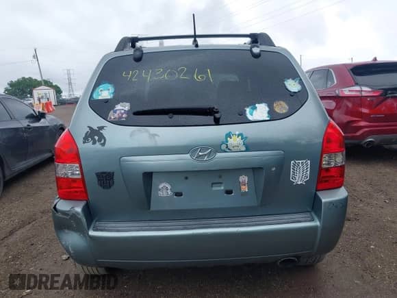 2005 Hyundai Tucson GL z VIN KM8JM12B15U147663, wystawiony jako IAAI lot #42430261 z przebiegiem 191 090 mil mil oraz . Historia ofert i sprzedaży dostępna na DreamBid. Obrazek 16.