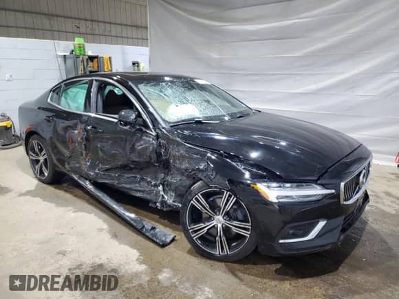 2022 Volvo S60 Inscription z VIN 7JRL12TL1NG153823, wystawiony jako Copart lot #69588365 z przebiegiem 70 620 mil mil oraz Szkoda całkowita • Salvage title. Historia ofert i sprzedaży dostępna na DreamBid. Obrazek 4.