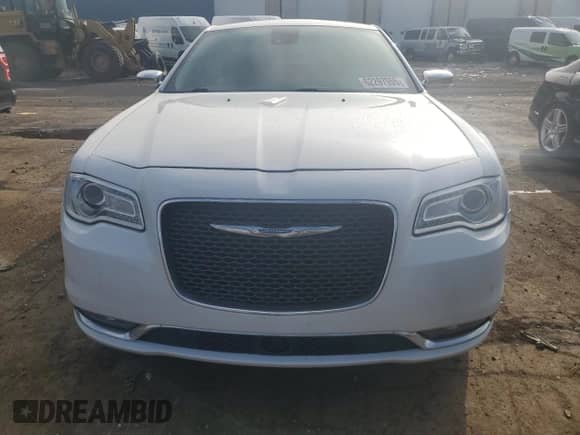 2017 Chrysler 300 C с VIN 2C3CCAKGXHH582558, выставлен на аукционе Copart как лот 62297955 с пробегом 94 356 миль миль и Списание • Salvage title. История ставок и продаж доступна на DreamBid. Изображение 5.
