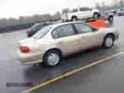 2005 Chevrolet Malibu Classic z VIN 1G1ND52F45M166541, wystawiony jako IAAI lot #41402612 z przebiegiem 89 849 mil mil oraz . Historia ofert i sprzedaży dostępna na DreamBid. Obrazek 4.