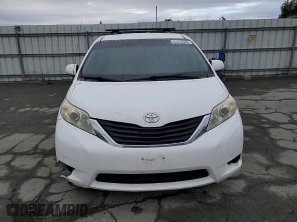 2011 Toyota Sienna LE AAS with VIN 5TDKK3DC5BS006336, listed as a Copart auction lot 81516555 with 244,877 mi miles and Salvage title. Bid and sale history available at DreamBid. Image 5.