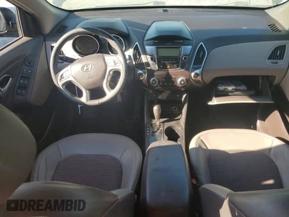 2013 Hyundai Tucson GLS z VIN KM8JU3AC5DU563865, wystawiony jako Copart lot #84649885 z przebiegiem 135 810 mil mil oraz Szkoda całkowita • Salvage title. Historia ofert i sprzedaży dostępna na DreamBid. Obrazek 8.