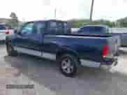 2004 Ford F-150 XL z VIN 2FTRX17264CA53784, wystawiony jako IAAI lot #42443644 z przebiegiem 194 796 mil mil oraz . Historia ofert i sprzedaży dostępna na DreamBid. Obrazek 3.