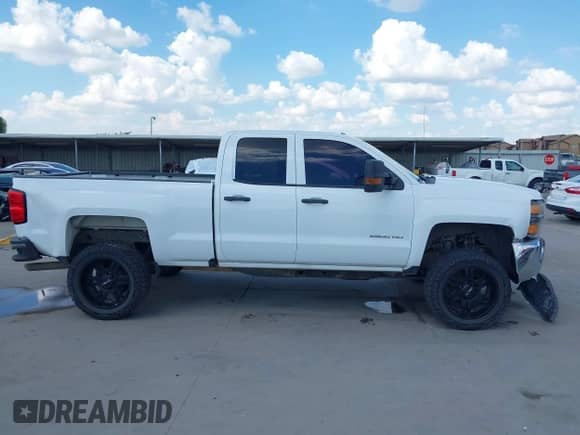 2017 Chevrolet Silverado 2500HD Work Truck z VIN 1GC2CUEG5HZ366363, wystawiony jako IAAI lot #43361232 z przebiegiem 195 782 mil mil oraz . Historia ofert i sprzedaży dostępna na DreamBid. Obrazek 13.