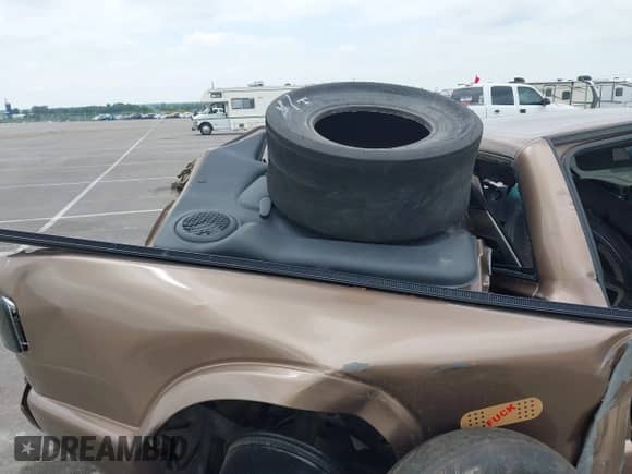 2003 Chevrolet S-10 с VIN 1GCCS14X838152148, выставлен на аукционе IAAI как лот 42541346 с пробегом Не указан миль и . История ставок и продаж доступна на DreamBid. Изображение 8.