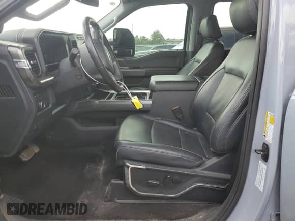 2024 Ford F-250 XL с VIN 1FT8W2BT9REF02297, выставлен на аукционе Copart как лот 84173615 с пробегом 62 185 миль миль и Списание • Salvage title. История ставок и продаж доступна на DreamBid. Изображение 7.