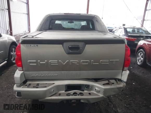 2002 Chevrolet Avalanche with VIN 3GNEC13T02G117284, listed as a IAAI auction lot 41869260 with 3 mi miles and . Bid and sale history available at DreamBid. Image 16.