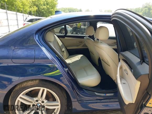 2016 BMW 5 Series 535i xDrive с VIN WBA5B3C59GG253471, выставлен на аукционе IAAI как лот 42444472 с пробегом 105 552 миль миль и . История ставок и продаж доступна на DreamBid. Изображение 8.