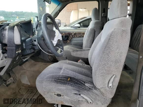 1998 GMC Sierra 1500 с VIN 2GTEC19R1W1530382, выставлен на аукционе Copart как лот 61673645 с пробегом 374 461 миль миль и Списание • Salvage title. История ставок и продаж доступна на DreamBid. Изображение 7.