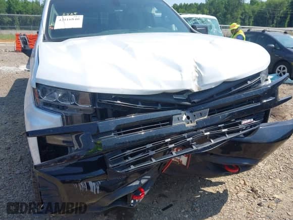 2022 Chevrolet Silverado 1500 LT Trail Boss z VIN 1GCPYFED7NZ146324, wystawiony jako IAAI lot #42416840 z przebiegiem 69 309 mil mil oraz . Historia ofert i sprzedaży dostępna na DreamBid. Obrazek 17.