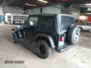 2005 Jeep Wrangler SE z VIN 1J4FA29195P358723, wystawiony jako IAAI lot #42158664 z przebiegiem 126 849 mil mil oraz . Historia ofert i sprzedaży dostępna na DreamBid. Obrazek 3.