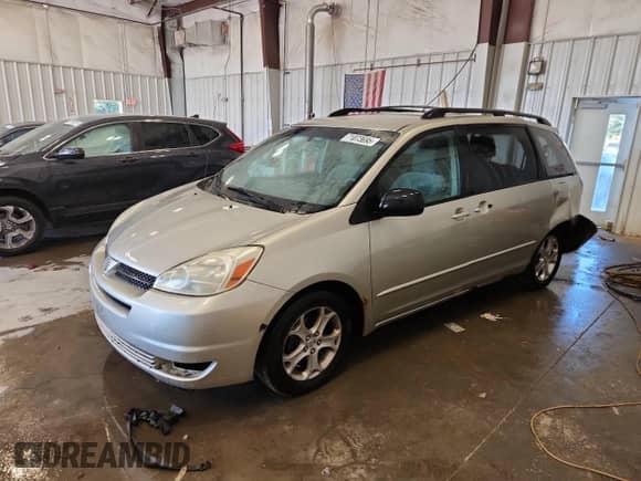 2005 Toyota Sienna LE with VIN 5TDBA23C75S043164, listed as a Copart auction lot 71073695 with 232,987 mi miles and Non repairable. Bid and sale history available at DreamBid. Image 1.